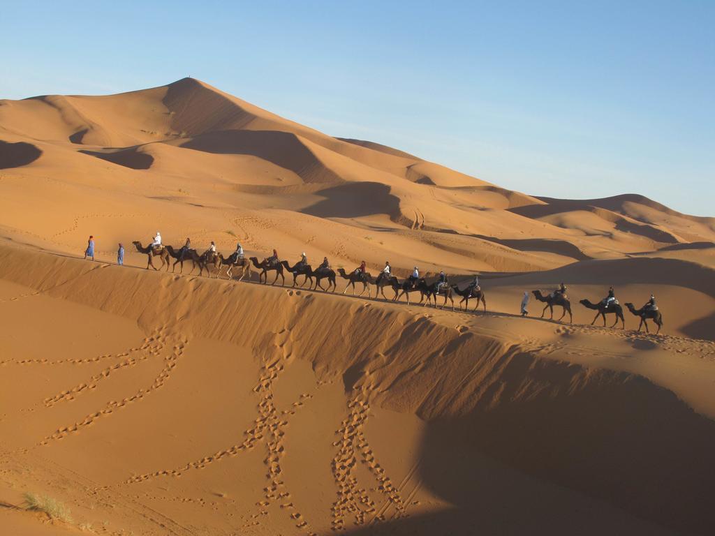 Sahara camel tours camp Hotel Merzouga Ruang foto
