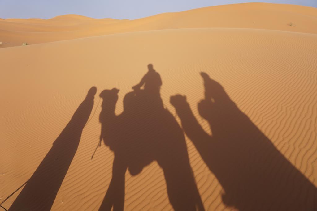 Sahara camel tours camp Hotel Merzouga Ruang foto