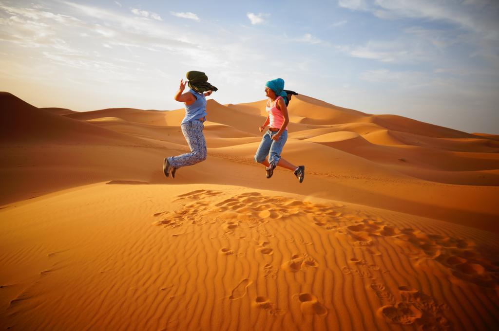 Sahara camel tours camp Hotel Merzouga Bagian luar foto