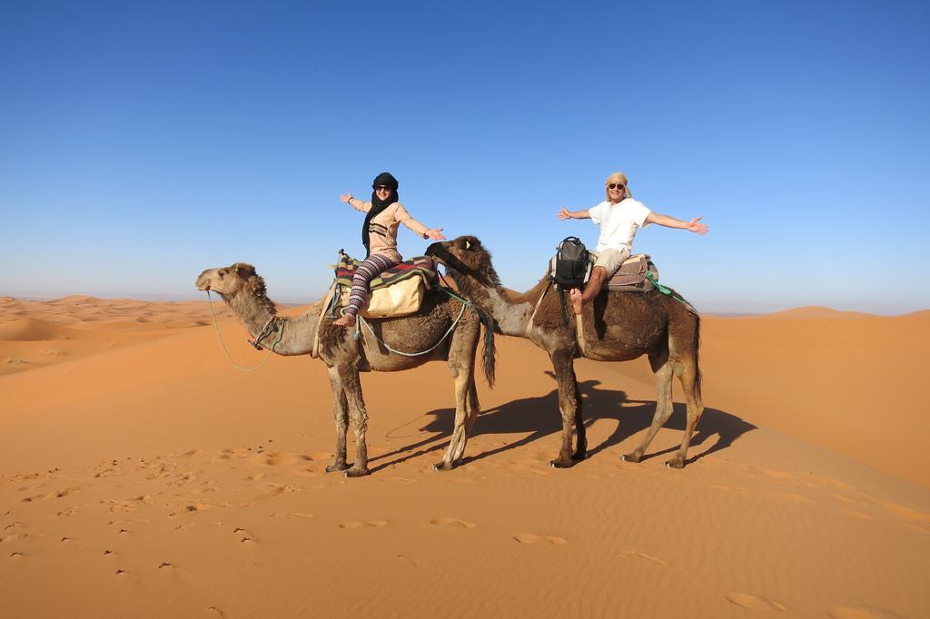 Sahara camel tours camp Hotel Merzouga Ruang foto