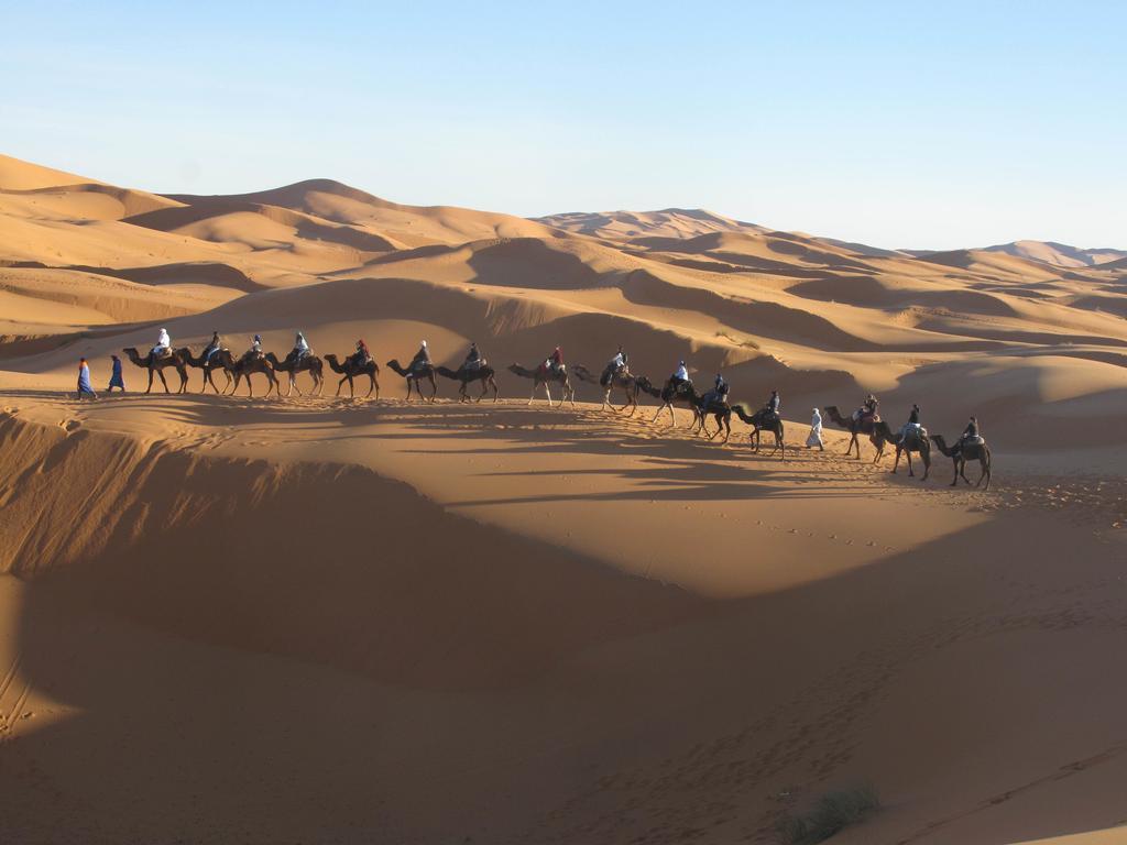 Sahara camel tours camp Hotel Merzouga Bagian luar foto
